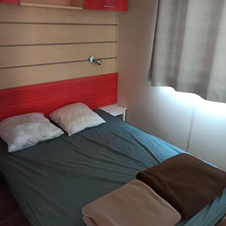 Camping Le Novela מלון