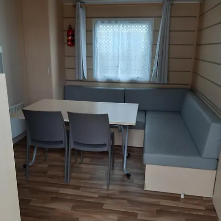 Camping Le Novela מלון *