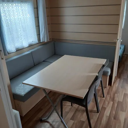 Camping Le Novela מלון